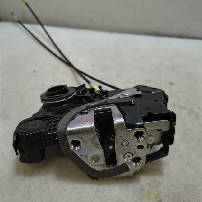 Serratura porta anteriore sinistra