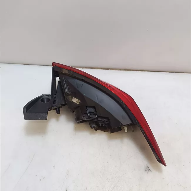 Fanale posteriore parte esterno sinistro