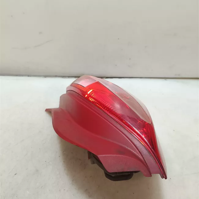 Fanale posteriore sinistro nero