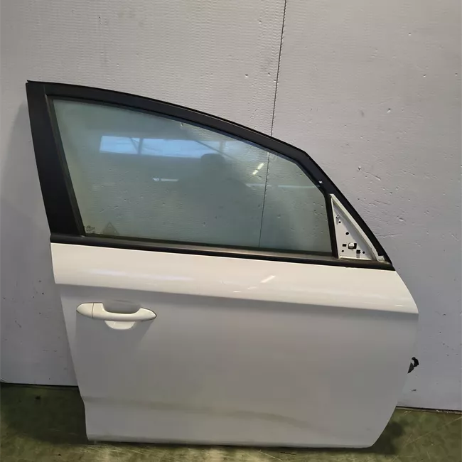 Porta anteriore destra