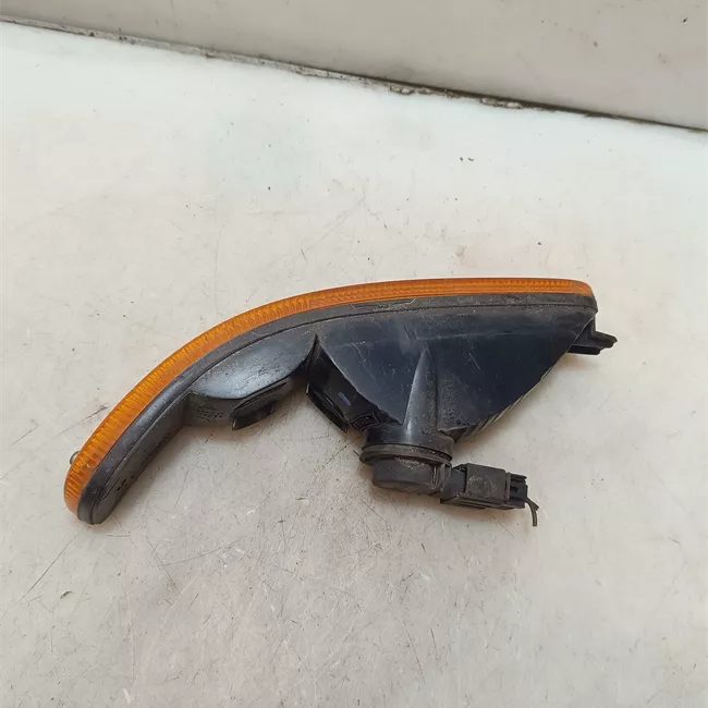 Fanalino anteriore destro