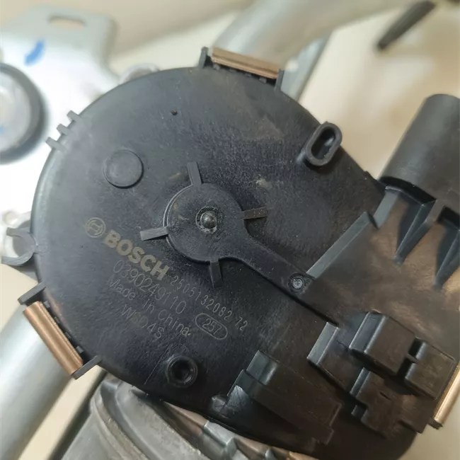 Meccanismo tergiparabrezza con motorino