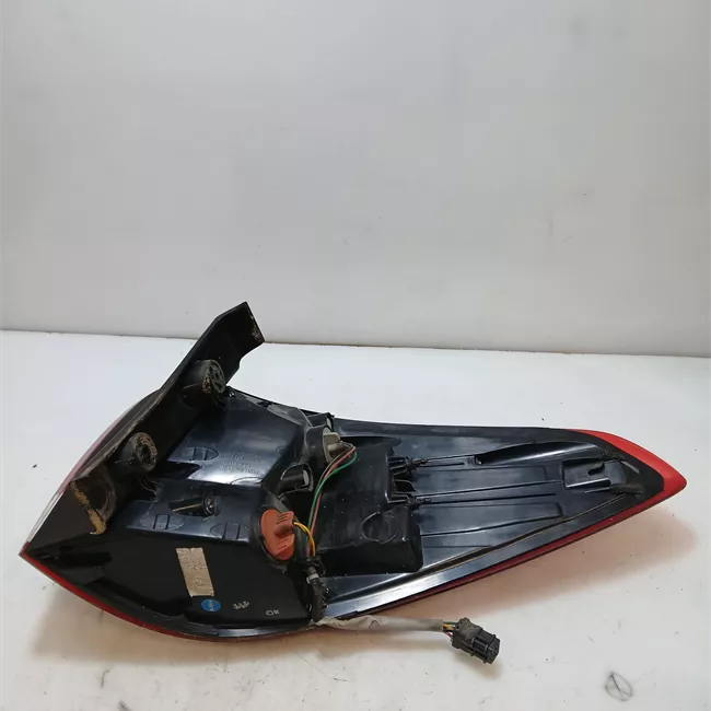 Fanale posteriore parte esterno sinistro