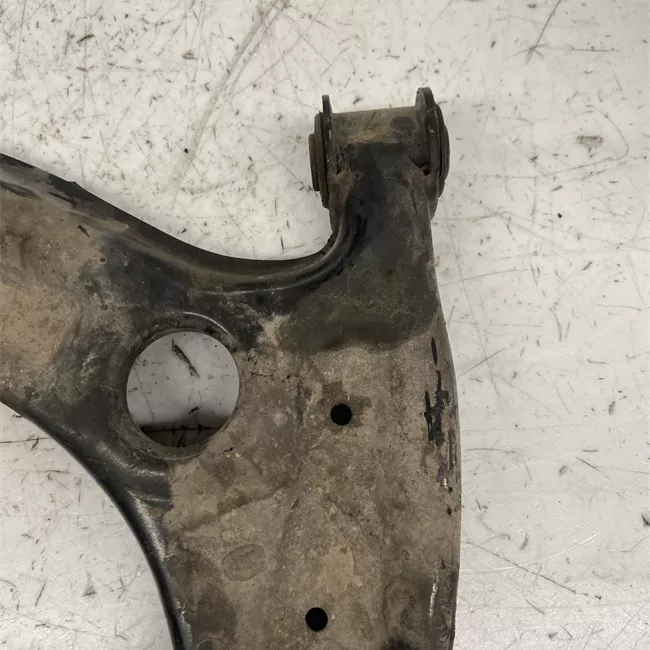 Braccio oscillante sospensione anteriore sinistro