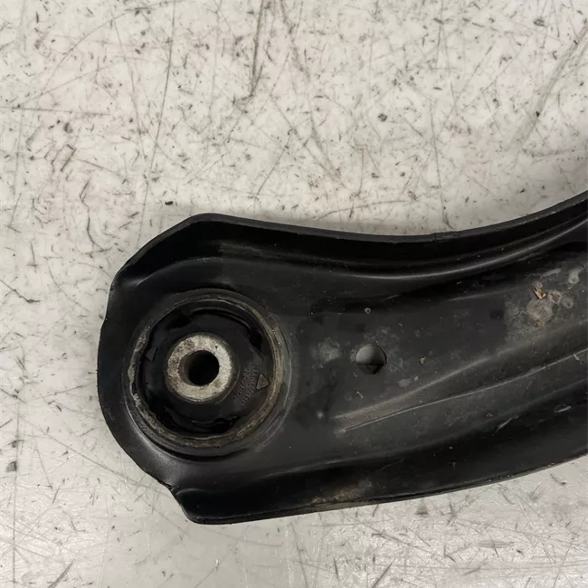 Braccio oscillante sospensione anteriore sinistro