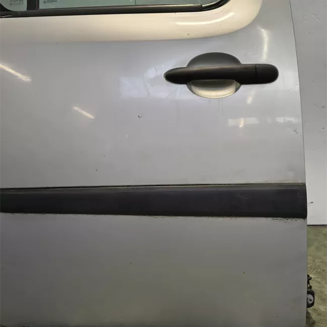 Porta posteriore destra rata