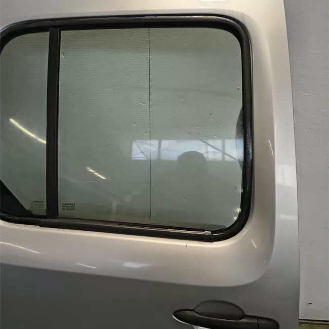 Porta posteriore destra rata