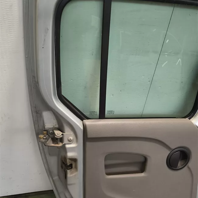 Porta posteriore sinistra rata