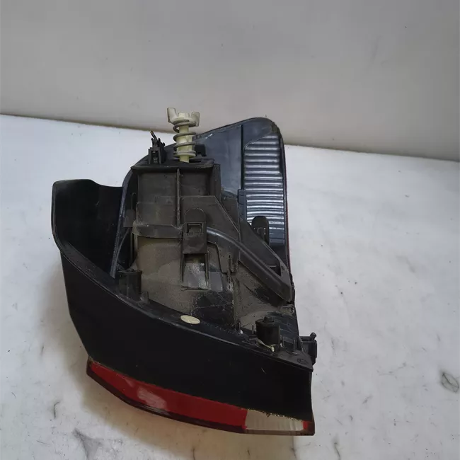 Fanale posteriore parte esterno sinistro VALEO