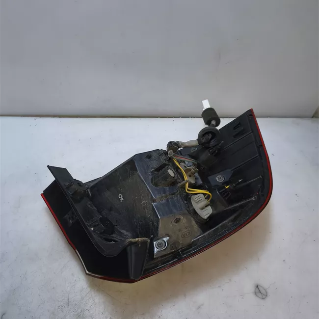 Fanale posteriore parte esterno destro