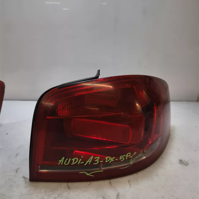 Fanale posteriore parte esterno destro