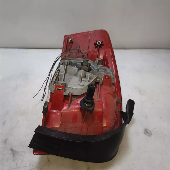 Fanale posteriore parte esterno destro