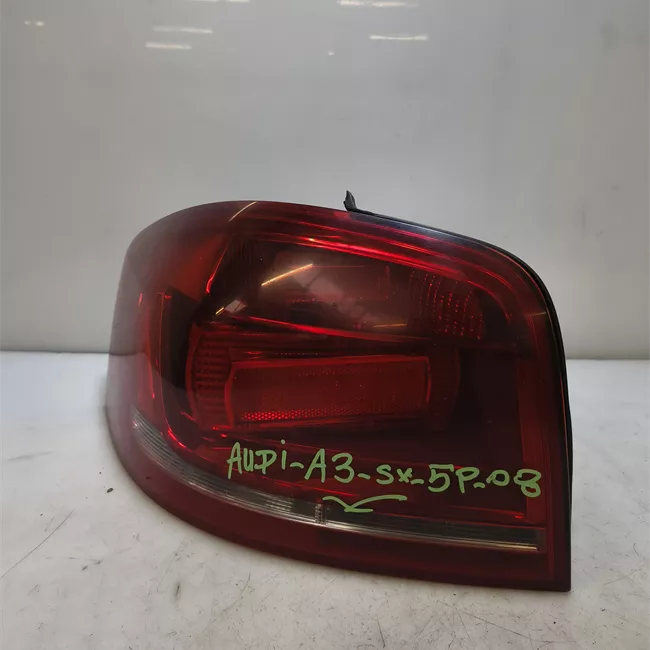 Fanale posteriore parte esterno sinistro