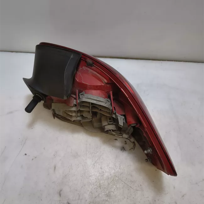 Fanale posteriore parte esterno sinistro