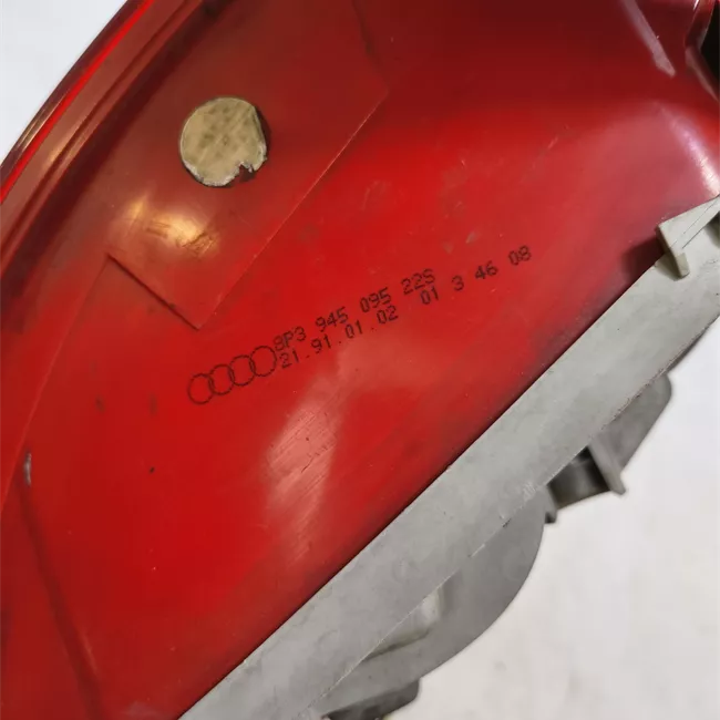 Fanale posteriore parte esterno sinistro