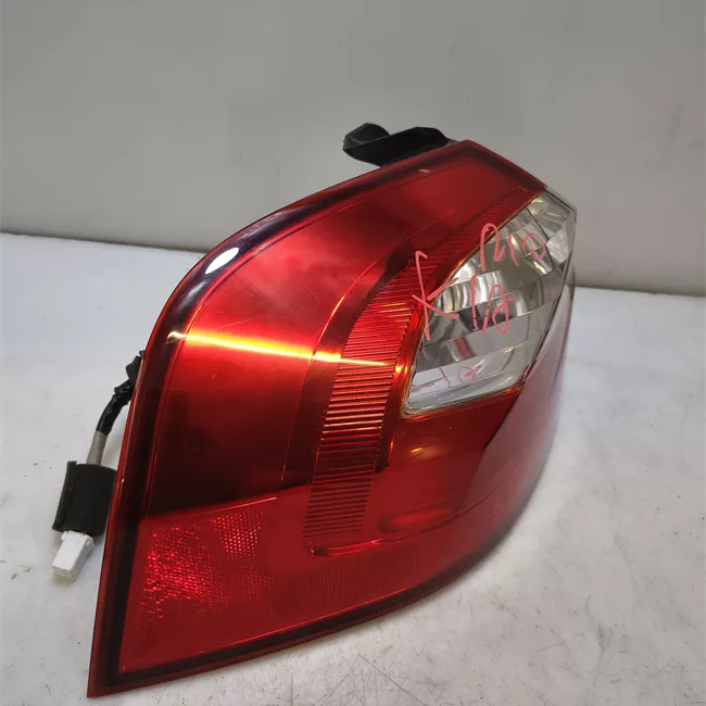 Fanale posteriore parte esterno sinistro