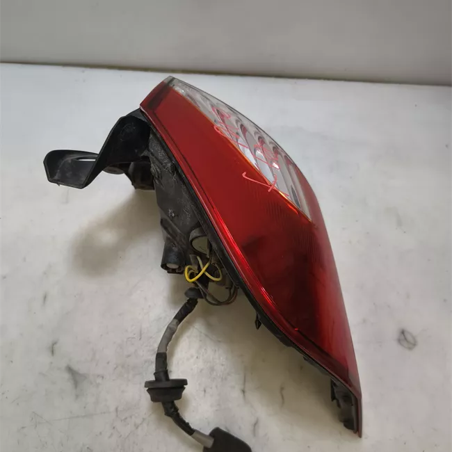 Fanale posteriore parte esterno sinistro