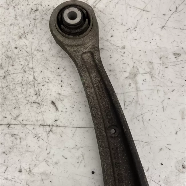 Braccio oscillante inferiore posteriore sospensione anteriore destro