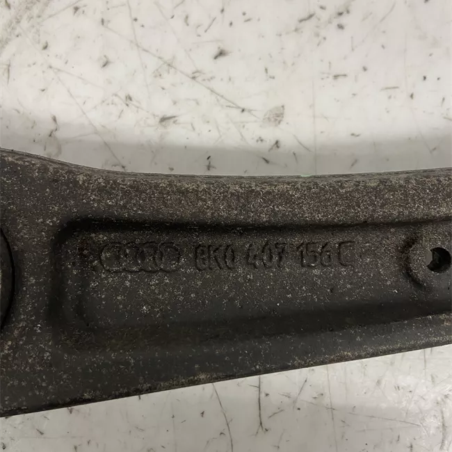 Braccio oscillante inferiore posteriore sospensione anteriore destro