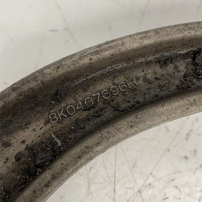 Braccio oscillante superiore sospensione posteriore destro