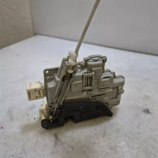 Serratura porta anteriore sinistra t.8P5A200000<