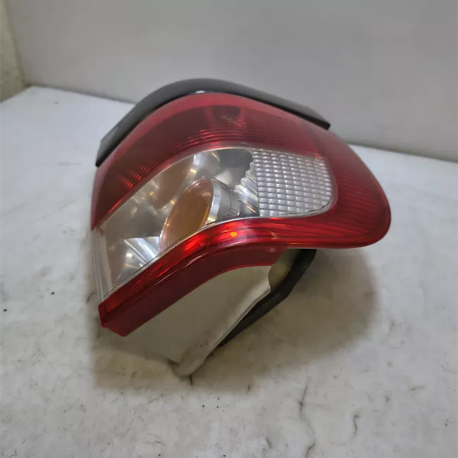 Fanale posteriore parte esterno sinistro 11-03>