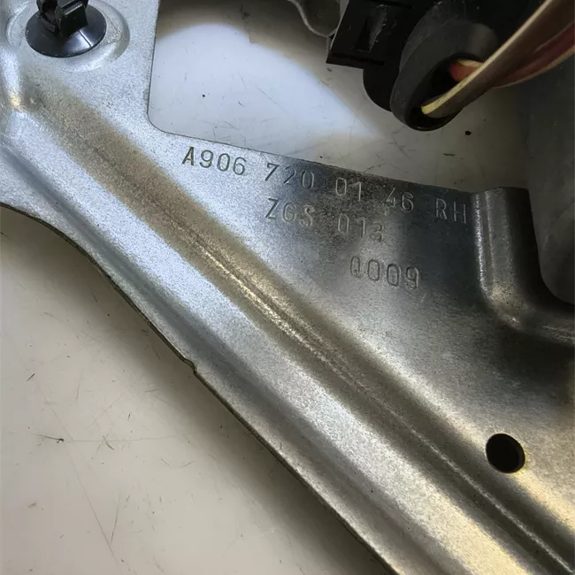 Alzacristallo elettrico porta anteriore con motorino destro