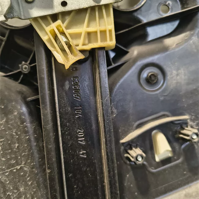 Alzacristallo elettrico porta anteriore sinistro