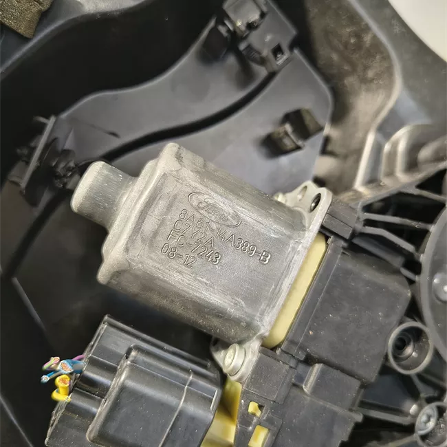 Alzacristallo elettrico porta anteriore sinistro elettrico