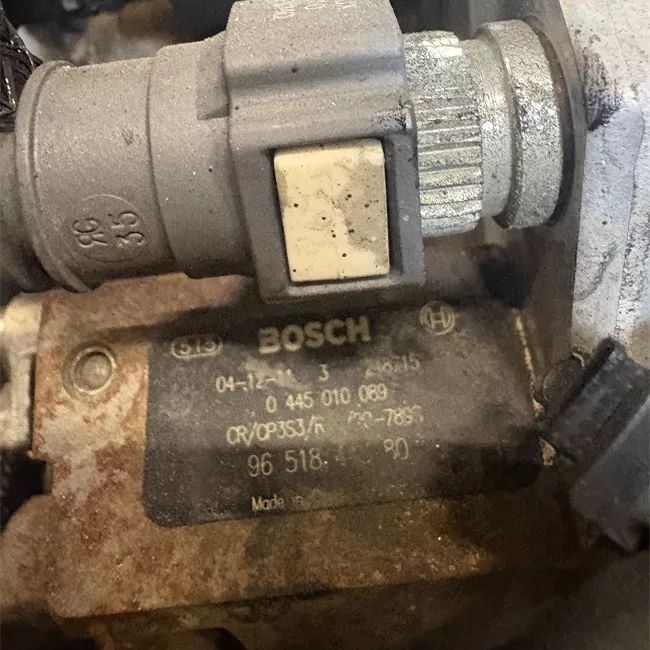 Motore semicompleto rotazionale