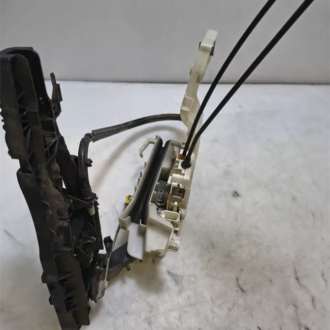 Serratura porta anteriore sinistra