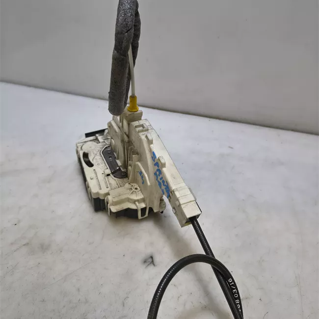 Serratura porta anteriore destra