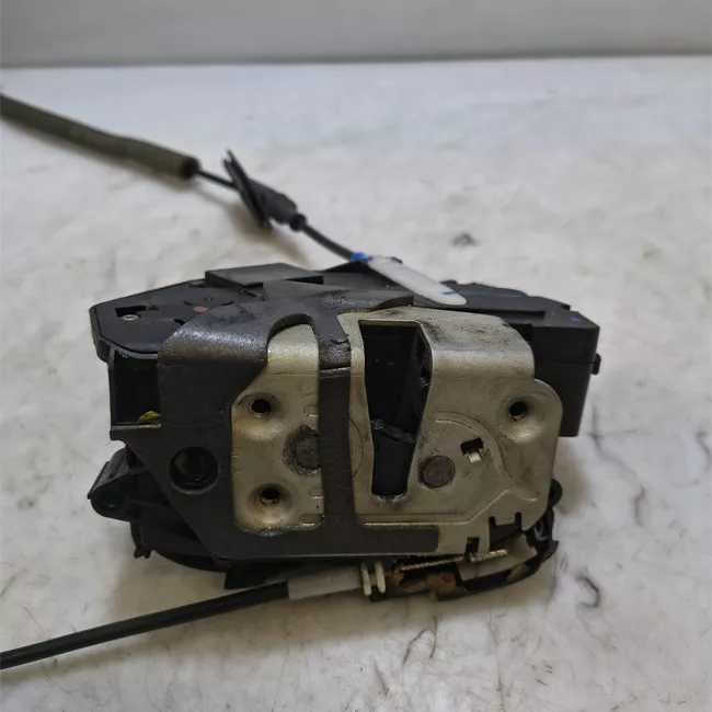 Serratura porta anteriore sinistra