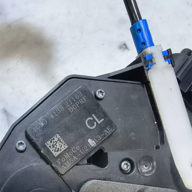 Serratura porta anteriore sinistra