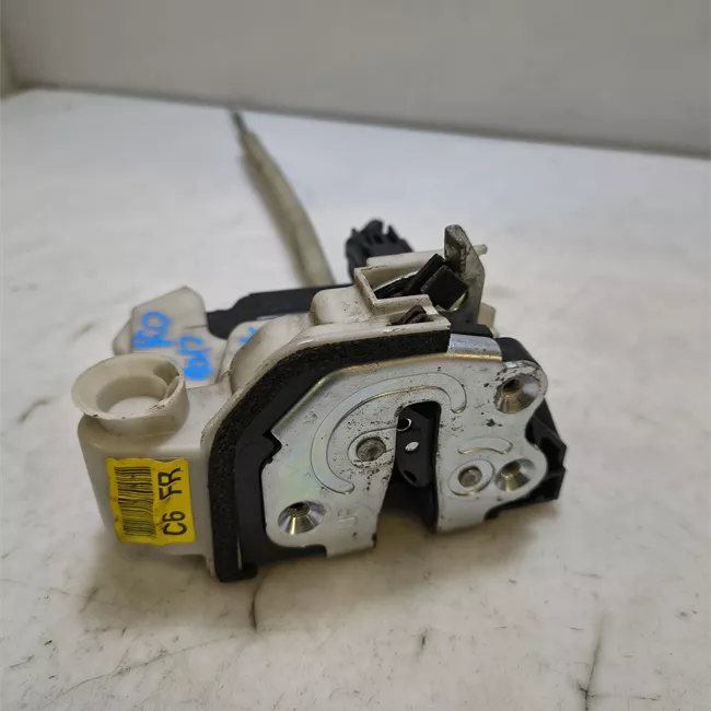 Serratura porta anteriore destra