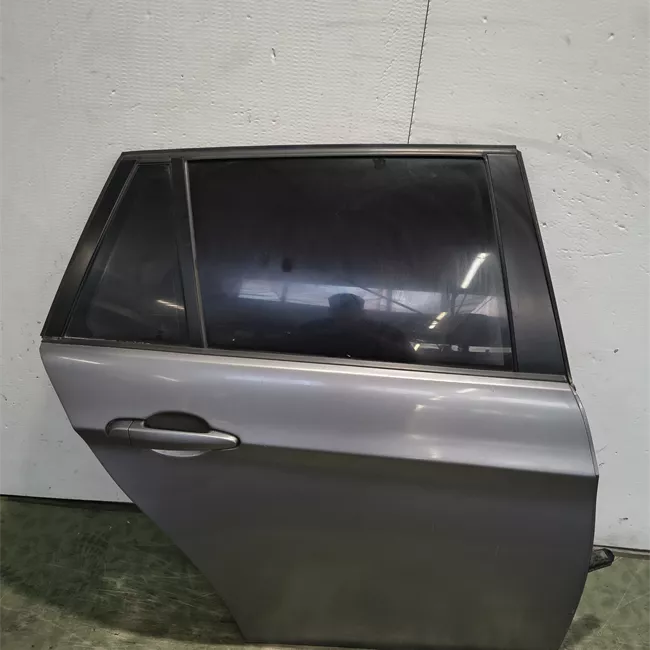 Porta posteriore destra