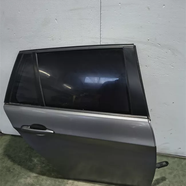 Porta posteriore destra