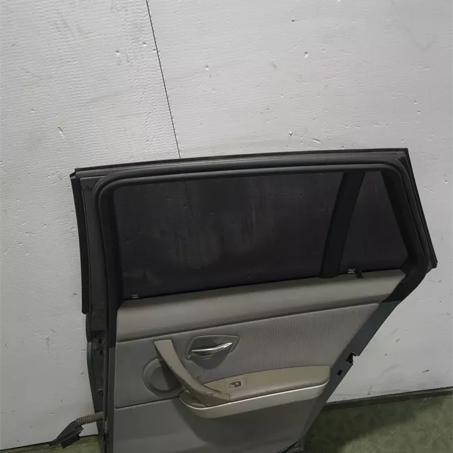 Porta posteriore destra