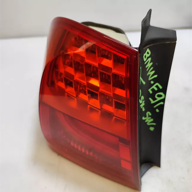 Fanale posteriore parte esterno sinistro