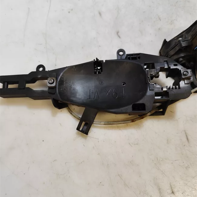 Serratura porta anteriore destra