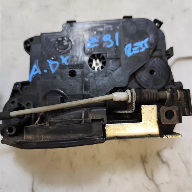 Serratura porta anteriore destra