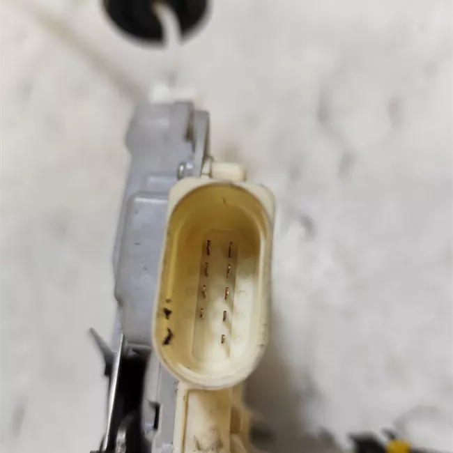 Serratura porta anteriore sinistra