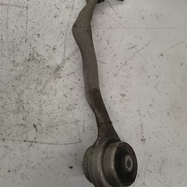 Braccio oscillante anteriore sospensione anteriore sinistro