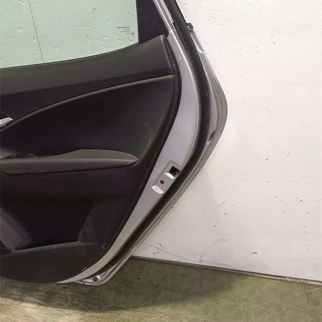 Porta posteriore destra