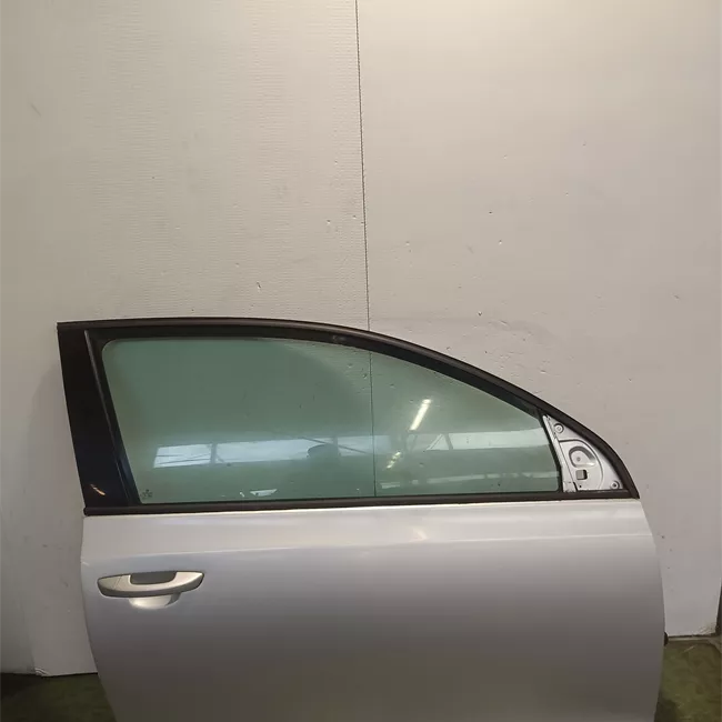 Porta anteriore destra