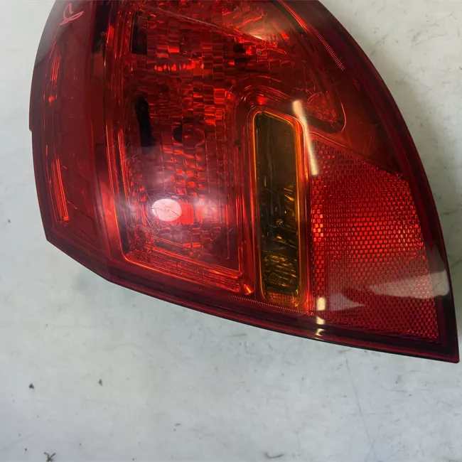 Fanale posteriore parte esterno destro