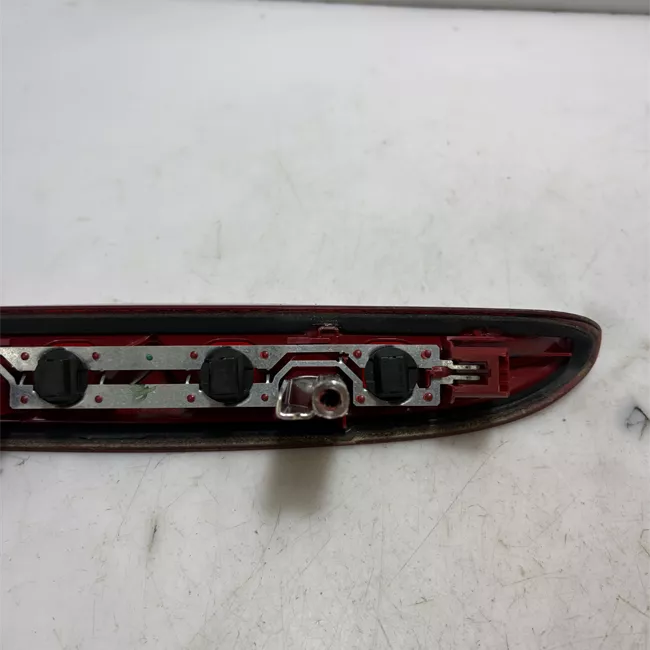 Fanale stop supplementare senza spoiler