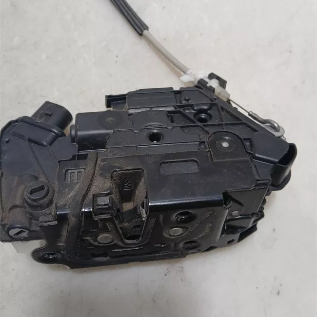 Serratura porta posteriore sinistra