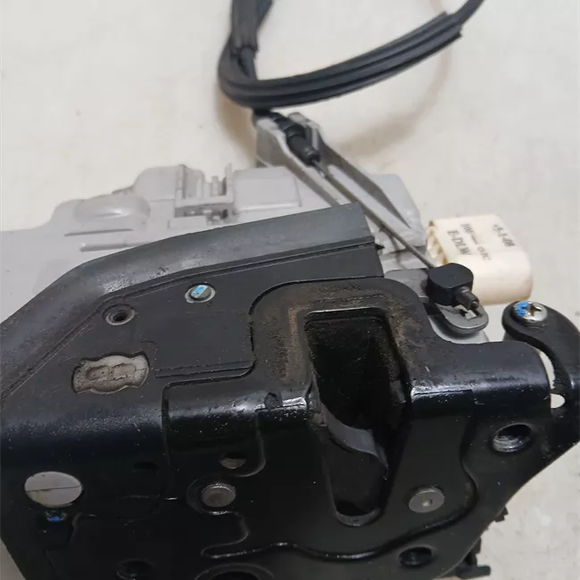 Serratura porta anteriore sinistra