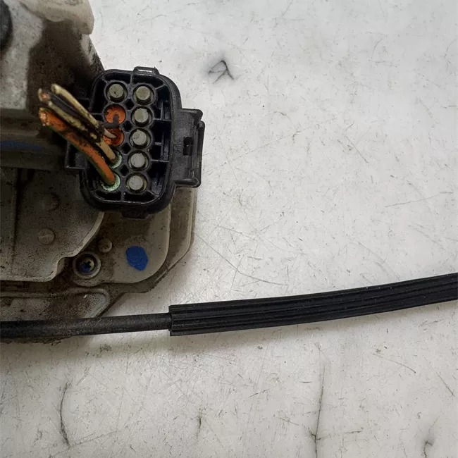 Serratura porta posteriore sinistra